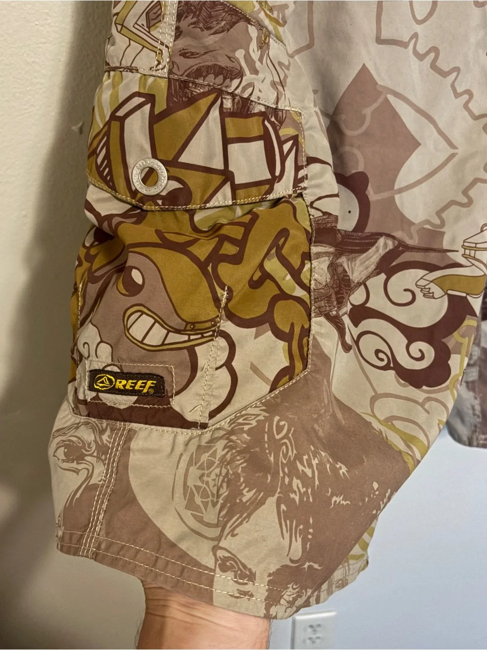 Reef Vintage AOP Tribal Graphic Green Brown Board Shorts 32 Retro Surf